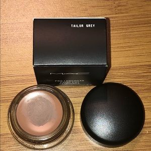 MAC Tailor Grey paint pot